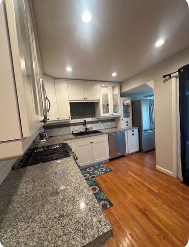 Charming 3-bedroom house in delightful Ballwin and basement is not included