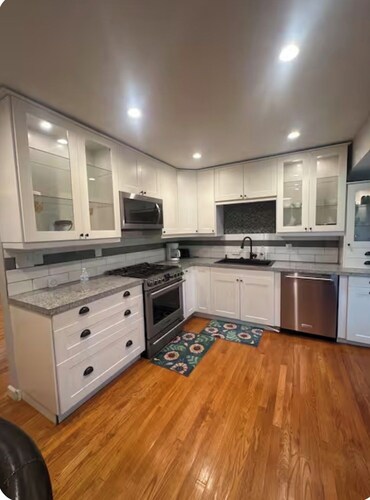 Charming 3-bedroom house in delightful Ballwin and basement is not included