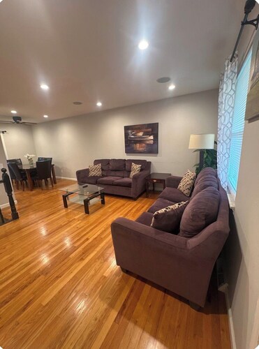 Charming 3-bedroom house in delightful Ballwin and basement is not included