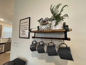 Interior - 4BR Rustic Getaway SeaWorld Lackland BMT Arcade Pool Table (San Antonio)