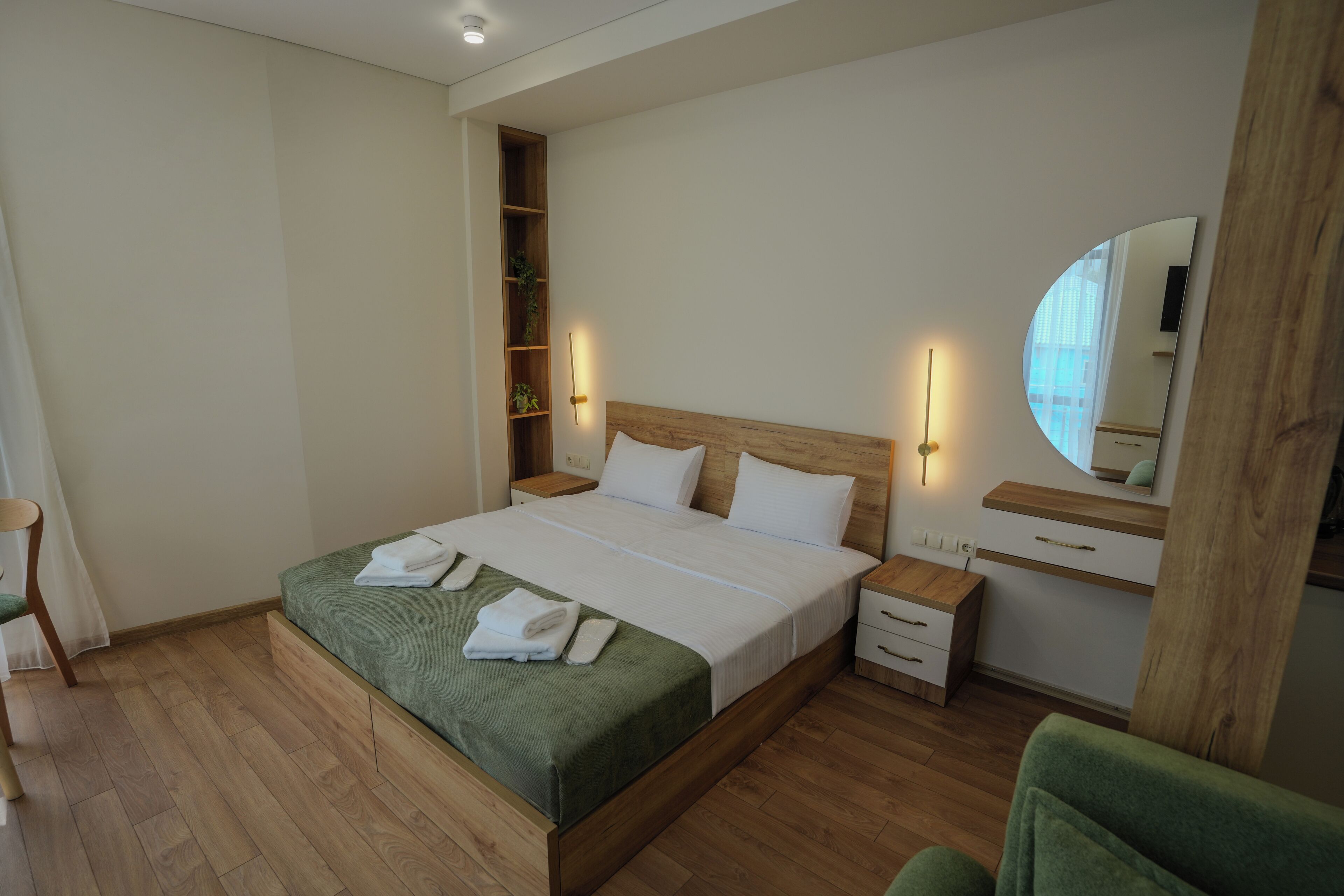 Deluxe-Studio, Balkon, Bergblick | Verdunkelungsvorhänge, Bügeleisen/Bügelbrett, kostenloses WLAN