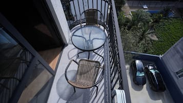 Superior Studio, Balcony, Mountain View | Property grounds