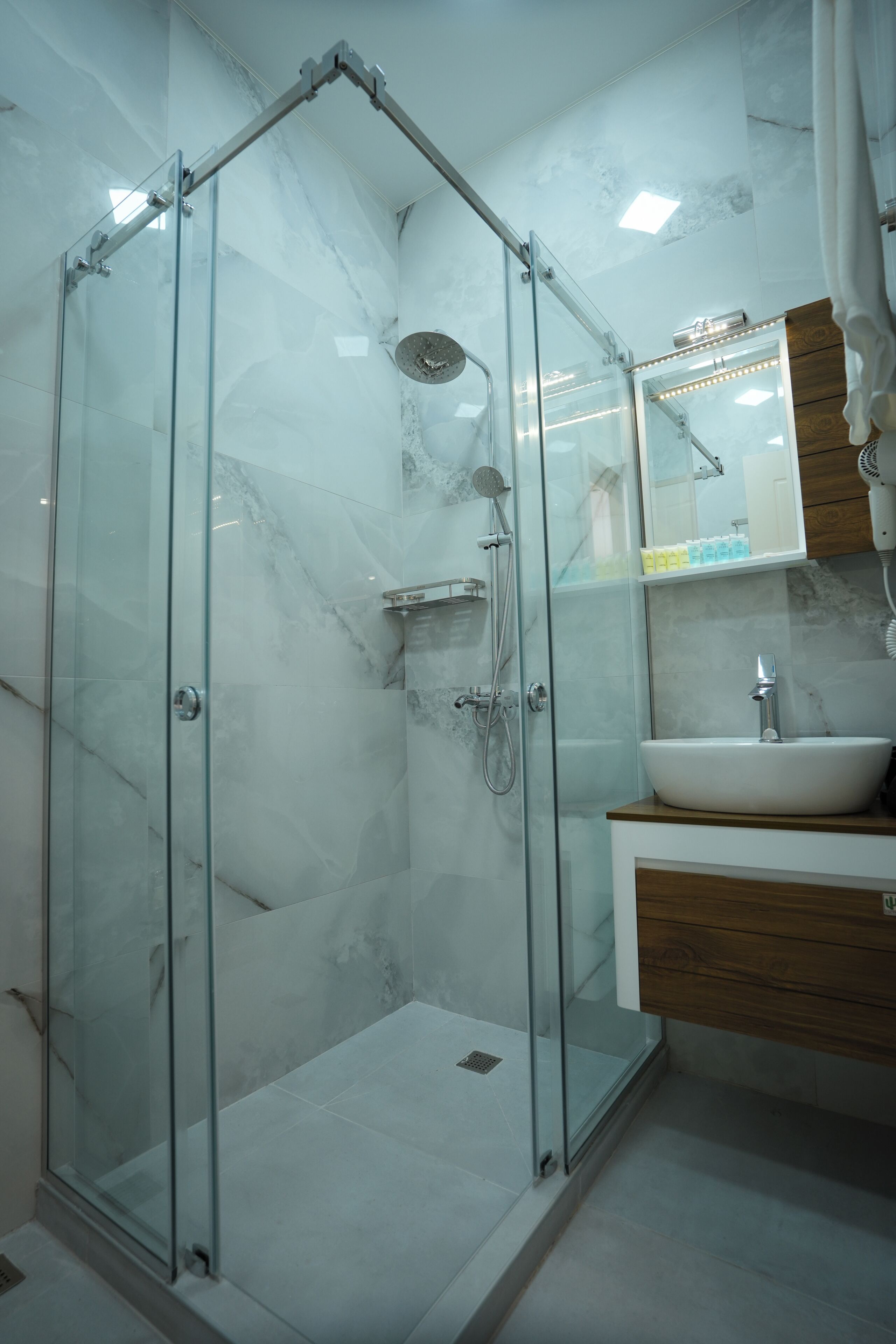 Superior Studio, Balcony, Mountain View | Bathroom | Shower, hair dryer, slippers, towels