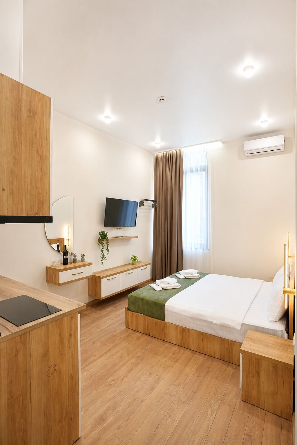 Standard Studio, Mountain View | Blackout drapes, iron/ironing board, free WiFi
