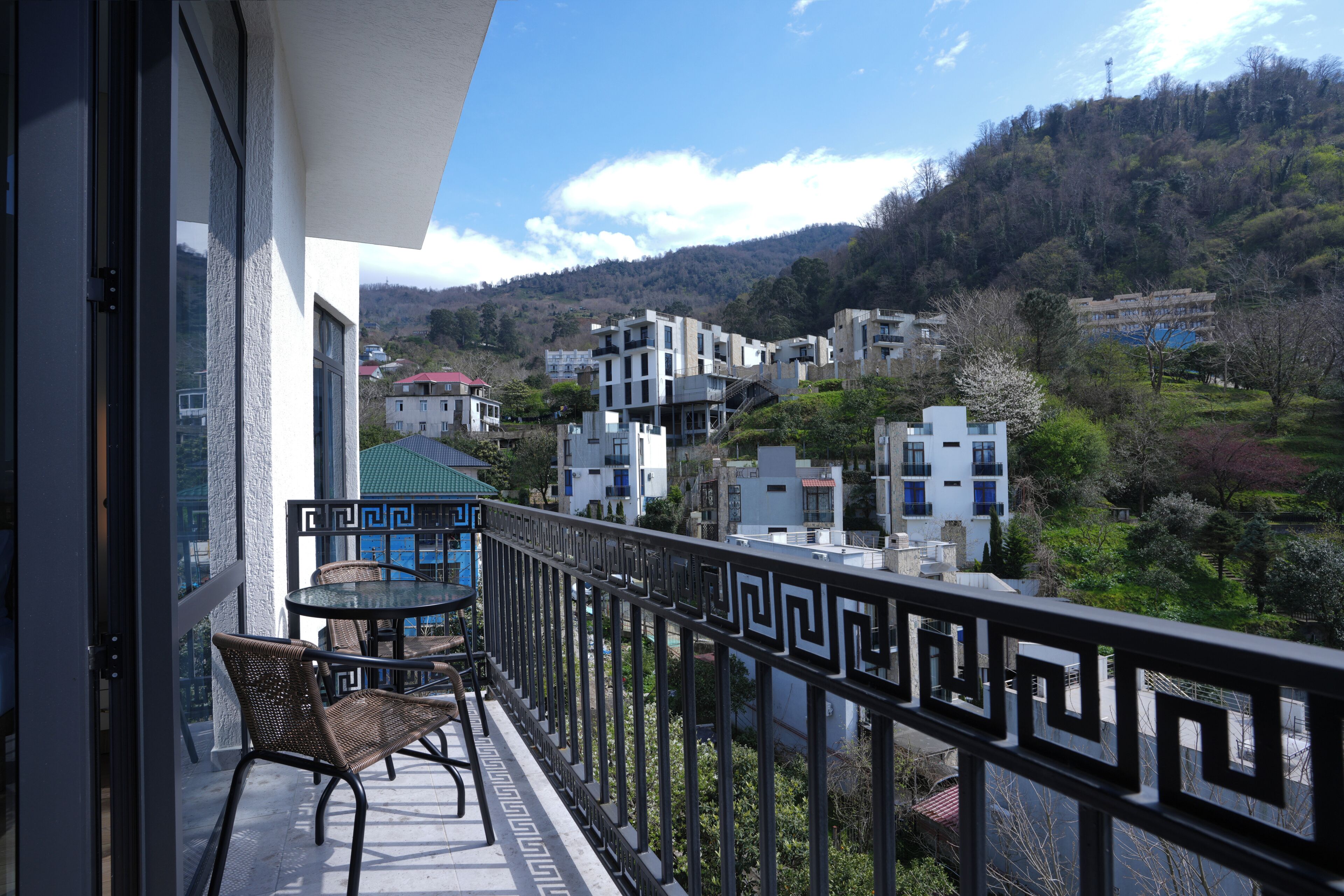 Superior-Studio, Balkon, Bergblick | Unterkunftsgelände