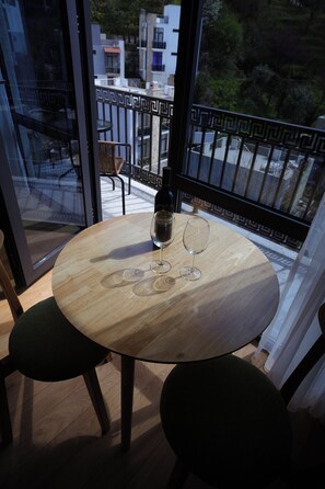 Superior Studio, Balcony, Mountain View | Dining - PARALLEL Apartments (Gonio)