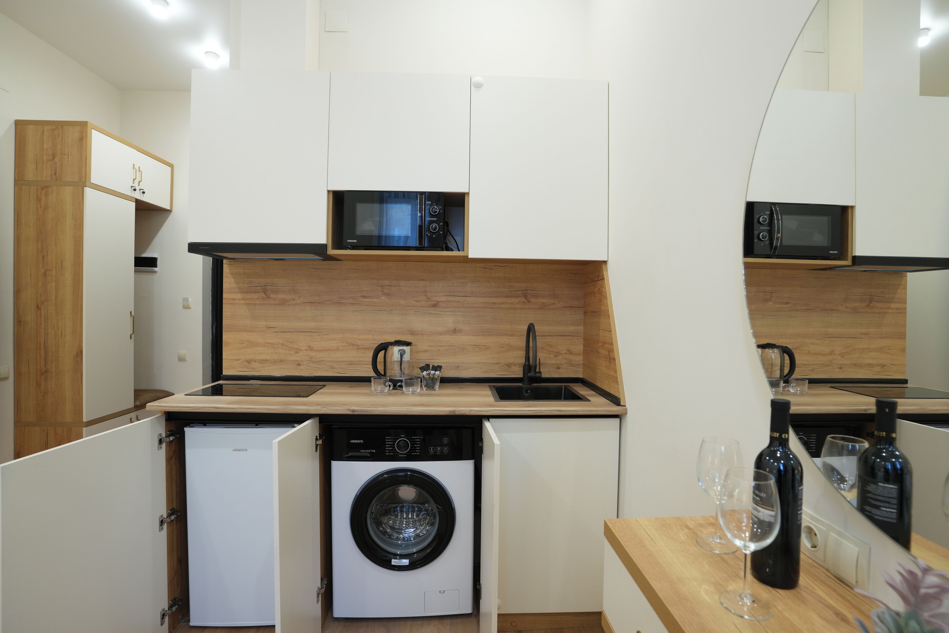 Standard-Studio, Bergblick | Eigene Küche | Mini-Kühlschrank, Mikrowelle, Herdplatte, Kochgeschirr/Geschirr/Besteck