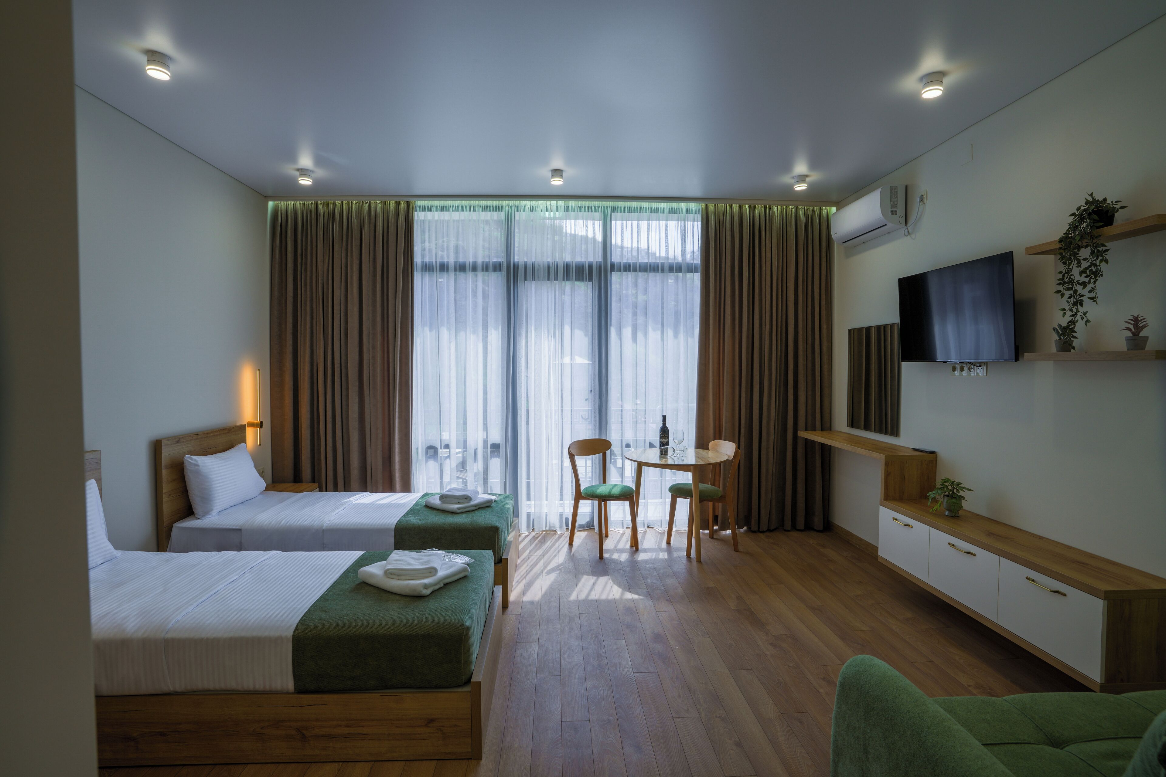 Superior-Studio, Balkon, Bergblick