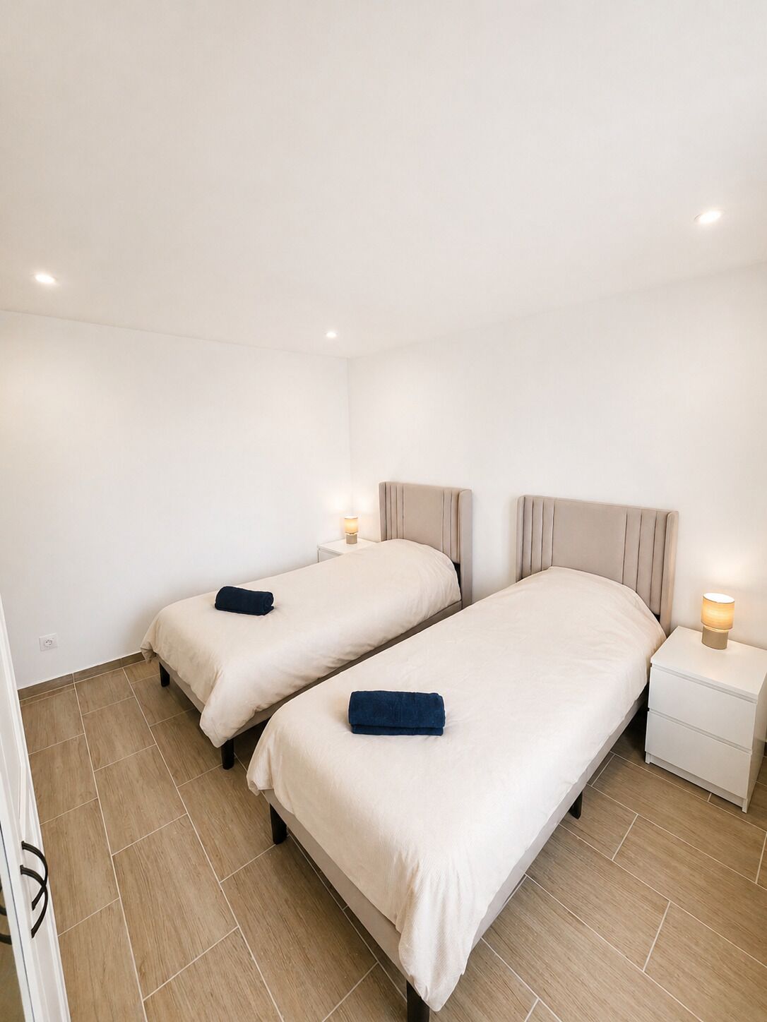2 chambres, fer et planche à repasser, Wi-Fi, draps fournis