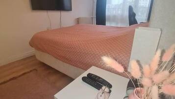 1 bedroom, iron/ironing board, WiFi, bed sheets