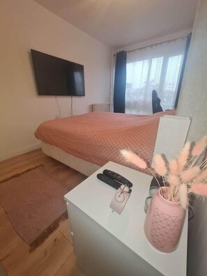 1 bedroom, iron/ironing board, WiFi, bed sheets - Beautiful, cocooning apartment. Near Paris / C.D.G (Livry-Gargan)