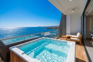 Terrace/patio - Luxury Oceanfront Condo with Private Jacuzzi (Cruz de Huanacaxtle)