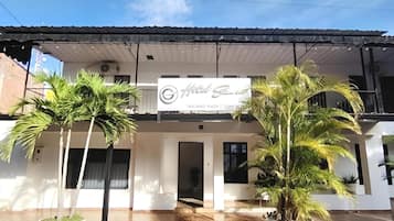 Fachada da propriedade