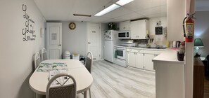 Standard-Apartment, Gemeinschaftsbad (Standard B&B - B1) | Speisen