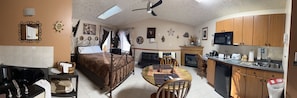 Luxury Studio, Private Bathroom, City View (The Captains Quarters #4) | 1 bedroom