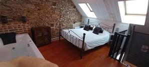 Appartement Deluxe, 1 grand lit, baignoire, vue jardin