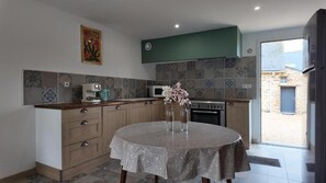 Family Apartment, Patio, Garden View | Private kitchen