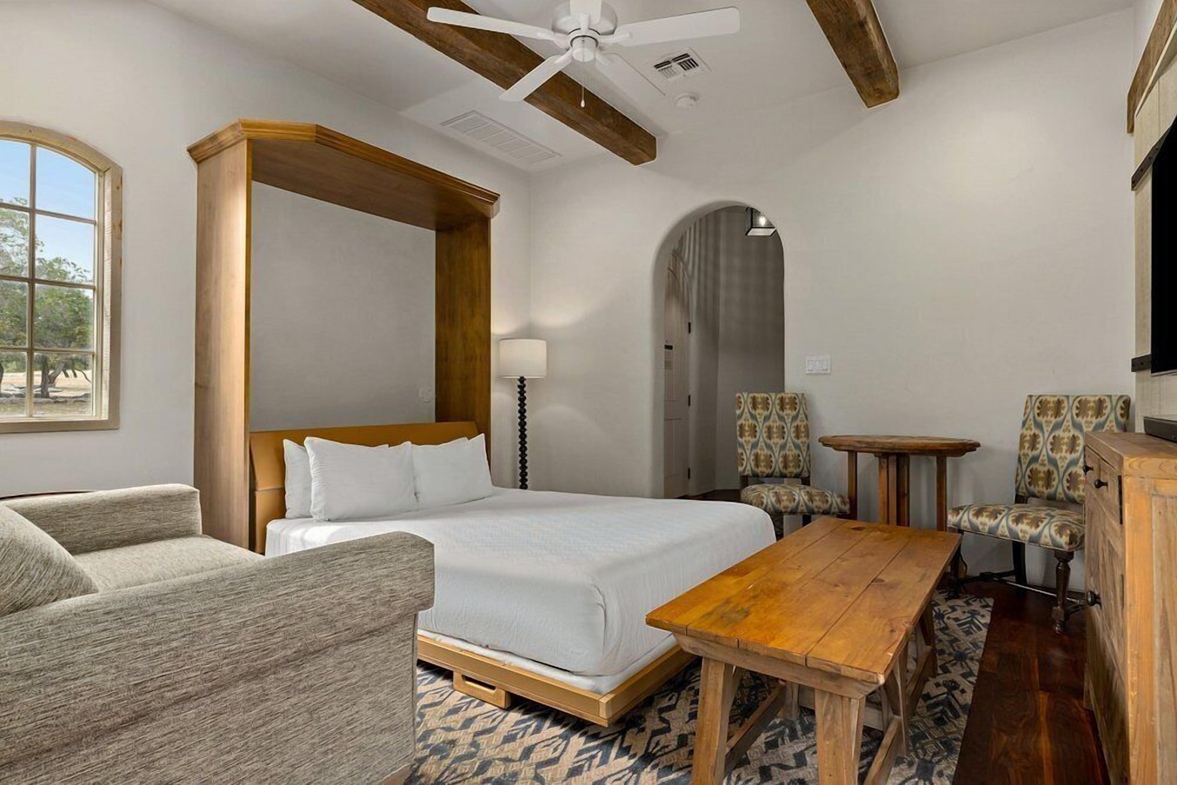 In-room safe, iron/ironing board, WiFi, bed sheets