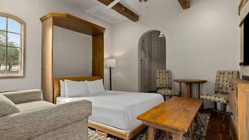 In-room safe, iron/ironing board, WiFi, bed sheets