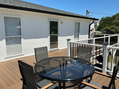 Newly remodeled 2 bedroom upstairs apartment with wraparound deck all new applia