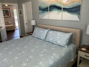 2 bedrooms, WiFi, bed sheets - Newly remodeled 2 bedroom upstairs apartment with wraparound deck all new applia (Carolina Beach)