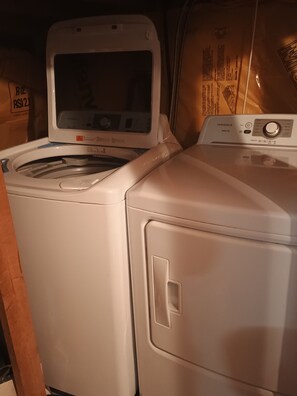 Interior - Ajax Newly Furnished Spacious & Bright 2 beds. basement apart. w/t own laundry (Ajax)