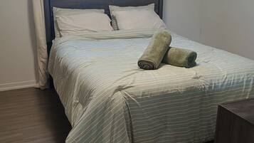 2 bedrooms, iron/ironing board, WiFi, bed sheets
