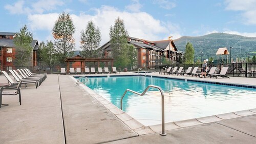 Steamboat Springs | Adventure Base Retreat | Pool + Hot Tub | 2BR