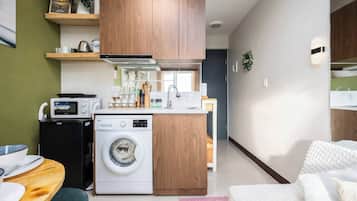 Condo, 1 Bedroom, Accessible, Balcony | Laundry