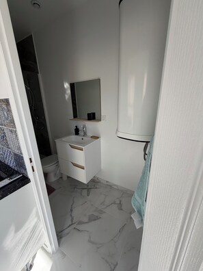 Towels, toilet paper