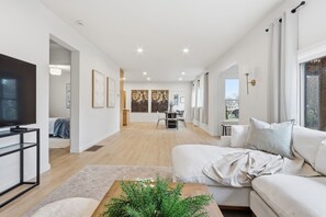 3 habitaciones, tabla de planchar con plancha y wifi gratis
