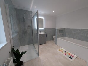 Towels - A large modern and stylish holiday home, perfect for a countryside escape in north Pembrokeshire. (Llanfyrnach)