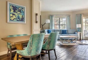 Interior - 1 Bedroom Condo, Sleeps 4, SeaWorld Hilton Grand Vacations (Orlando)