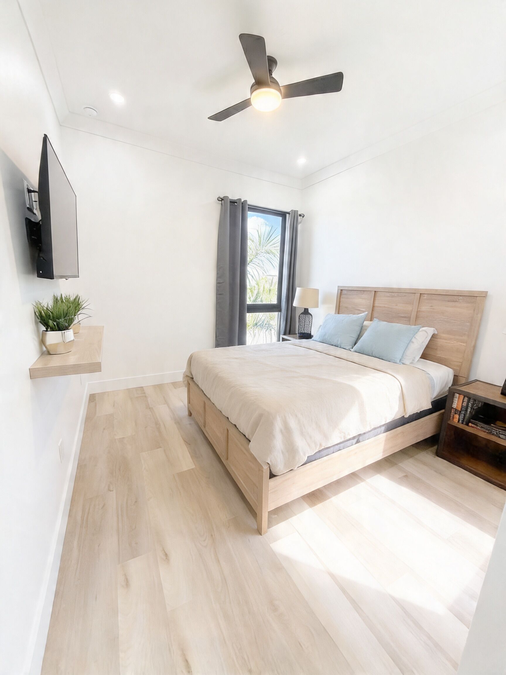 3 bedrooms, desk, iron/ironing board, free WiFi