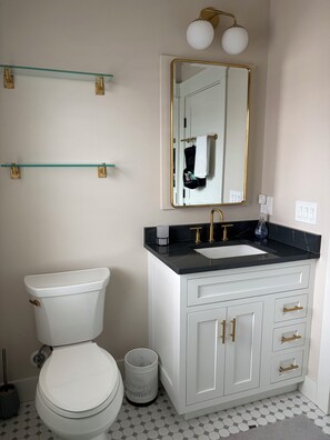 Dusche, Handtücher, Seife, Toilettenpapier