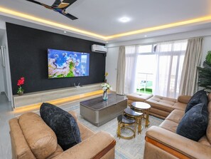 TV - Ocean View 3BR Luxury Apartment w/AC Perfect for Families by Azurea Grand Luxury (Mombasa)