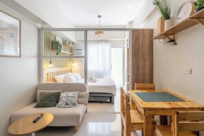 Condo, 1 phòng ngủ, phù hợp cho người khuyết tật, sân hiên | Phòng khách