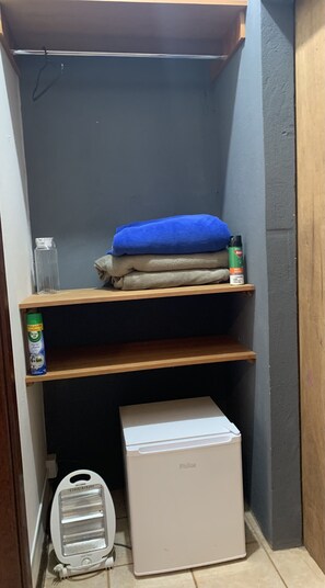 Triple Room, Private Bathroom | Interior - Sossego Homestay  (Chapada dos Guimarães)