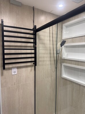 Hair dryer, towels, soap, toilet paper - Copacabana SKY View (Rio de Janeiro)