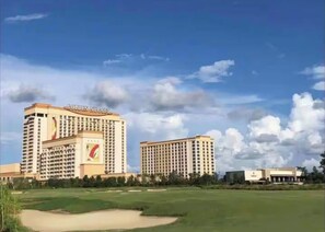 Golf - Southern Charm- pets allowed! 2 miles from Casinos (Lake Charles)