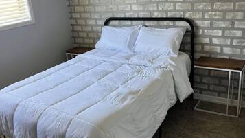 3 chambres, fer et planche à repasser, Wi-Fi, draps fournis