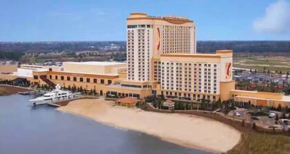 Southern Charm- pets allowed! 2 miles from Casinos
