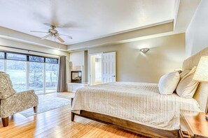 3 bedrooms, desk, WiFi, bed sheets - Eagle Crest Golf Resort Amenities on the 17th Tee (Redmond)