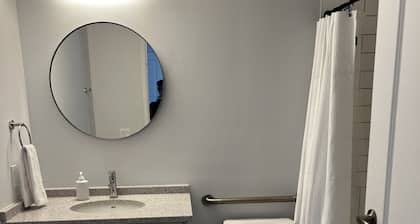 Modern 2BR Condo Steps to Beach and Main Strip