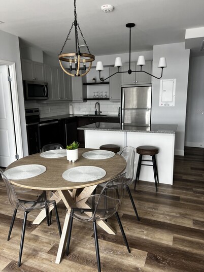 Modern 2BR Condo Steps to Beach and Main Strip