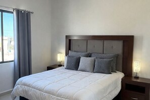 3 bedrooms, iron/ironing board, WiFi, bed sheets