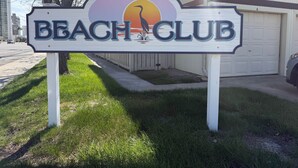Exterior detail - Beach Club Corner Condo w/Pool - Steps to Beach (Ocean City)