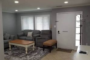 Interior - Beach Club Corner Condo w/Pool - Steps to Beach (Ocean City)