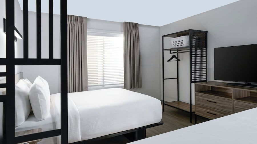 StudioRes by Marriott Louisville East