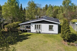 Exterior - Active holiday in large home with garden (Vig)